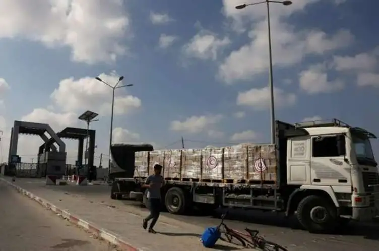إسرائيل: دخول 227 شاحنة مساعدات إنسانية إلى قطاع غزة اليوم