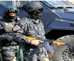 ضبط عصابتين وممرض لارتكابهم جرائم سرقات في 3 محافظات