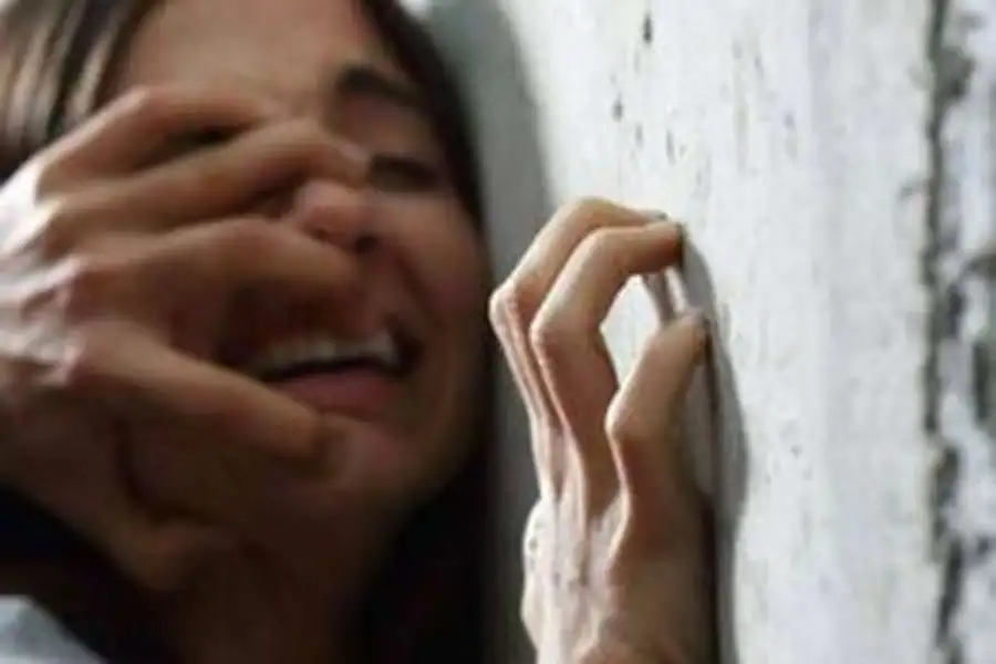 إحالة أوراق طبيب متهم بهتك عرض شقيقة زوجته للمفتي