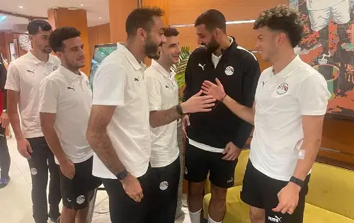 إمام عاشور يغادر المستشفى وينضم لبعثة المنتخب