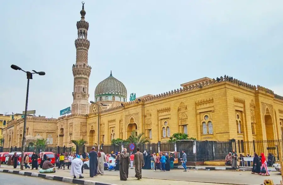 غلق مسجد السيدة زينب مؤقتا لإنهاء تطويره