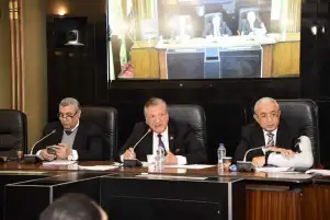 خطة النواب تطالب البترول يإيضاح سياسة انتداب العاملين ونسب الأجور