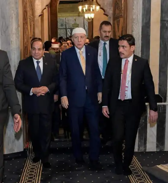بالصور .. الرئيس السيسي يصطحب أردوغان في زيارة إلى ضريح الإمام الشافعي