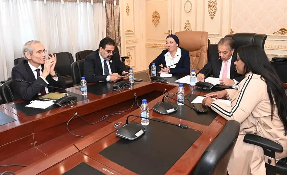 البيئة: نسعى لبناء شراكات أكبر مع المنظمات التنموية والبنوك لتدعيم سياسات النمو الأخضر