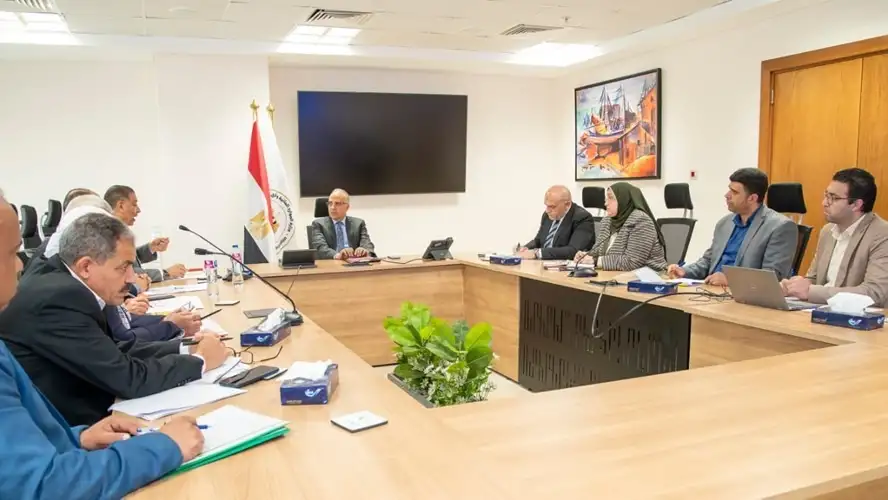 سويلم يتابع موقف تحصيل مستحقات وزارة الري لدى الجهات المختلفة