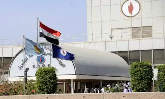 الحكومة عن احتمالية رفع أسعار الوقود بعد تحرير سعر الصرف: وزارة البترول تتابع الأمر