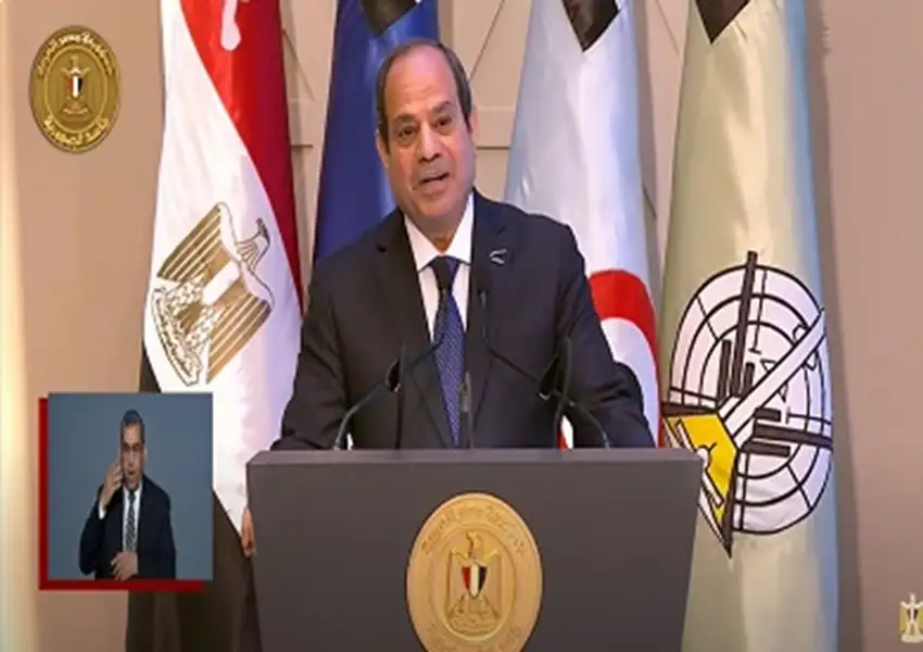 الرئيس السيسي: خليت مصر قادرة على الانطلاق.. ونعاني بس تبقى بلد