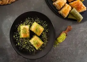 لماذا تزداد شهيتنا للحلويات في شهر رمضان؟