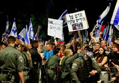 محتجون ينصبون الخيام أمام الكنيست في القدس