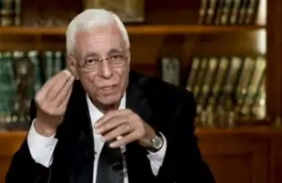 حسام موافي يحذر من مخاطر الجري عند التوجه للصلاة‎:‎‏ يرفع ضغط الدم.. والنبي نصحنا بالمشي