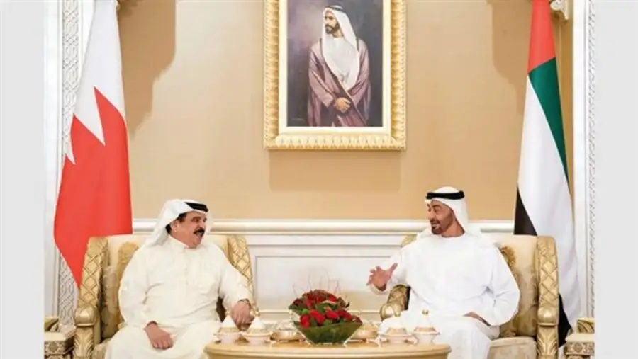 ملك البحرين ورئيس الإمارات يدعوان لتغليب الحلول الدبلوماسية وتسوية النزاعات بالحوار