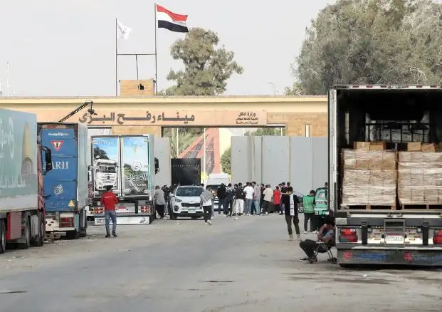 تواصل العمل في معبر رفح البري البري لاستقبال الفلسطينيين والأفراد من الجانبين