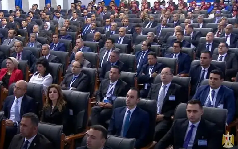 الرئيس السيسي: مصر لا يمكنها إنتاج كل طلبات واحتياجات مواطنيها