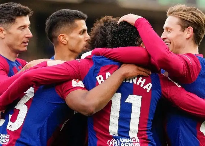 ليفاندوفسكي يقود هجوم برشلونة في التشكيل المتوقع أمام جيرونا