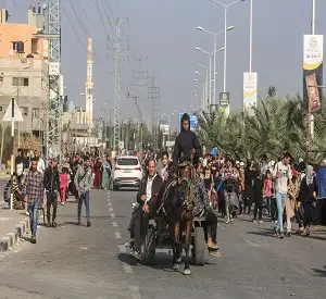 الأونروا: نزوح قرابة 300 ألف شخص من رفح خلال أسبوع
