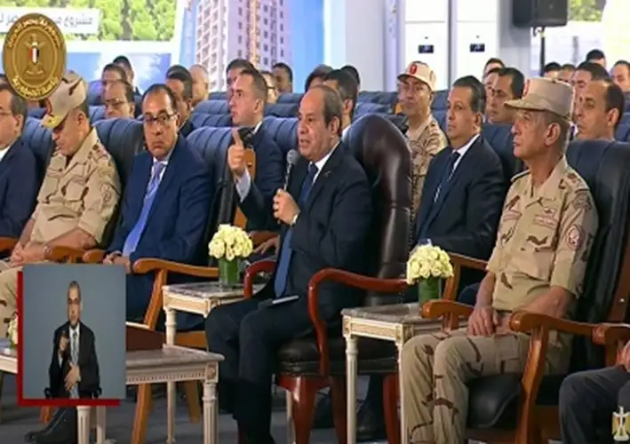 الرئيس السيسي عن طريقي الضبعة ووادي النطرون- العلمين: مش معمولين علشان نروح الساحل