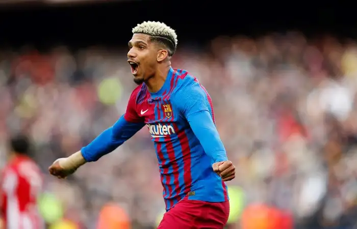 100 مليون يورو شرط رحيل أراوخو عن برشلونة