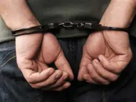 أمن أسوان يضبط عنصرا إجراميا بحوزته سلاح ومخدرات