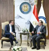 الملا يستقبل نائب رئيس شركة شل لبحث أنشطة الشركة في مصر وخططها المستقبلية