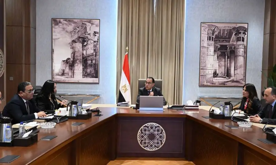 رئيس الوزراء يستعرض ملفات عمل وأنشطة المجلس القومي للمرأة