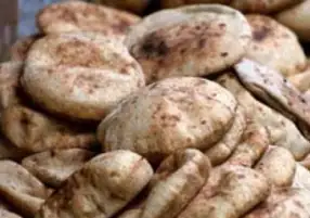 حملات أمنية ضد محاولات التلاعب في أسعار الخبز.. وضبط 15 طن دقيق
