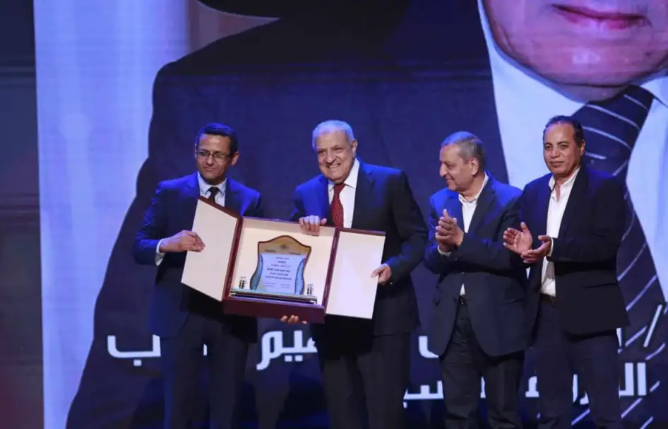 الصحفيين تكرم المهندس إبراهيم محلب لما قدمه للنقابة من خدمات جليلة