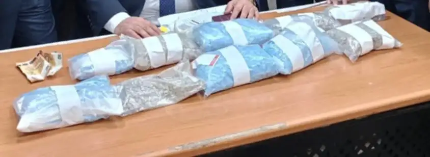 ضبط محاولة تهريب كميات من أدوات الأسنان في مطار شرم الشيخ