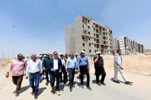 وزير الإسكان يوجه بوضع خطة لإنهاء ملفات تقنين الأراضي المضافة