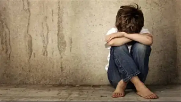 بعد أن ضل الطريق.. أمن الفيوم يعيد طفلا لوالدته