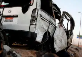 إصابة 7 أشخاص إثر انقلاب ميكروباص بطريق الخارجة- مركز باريس