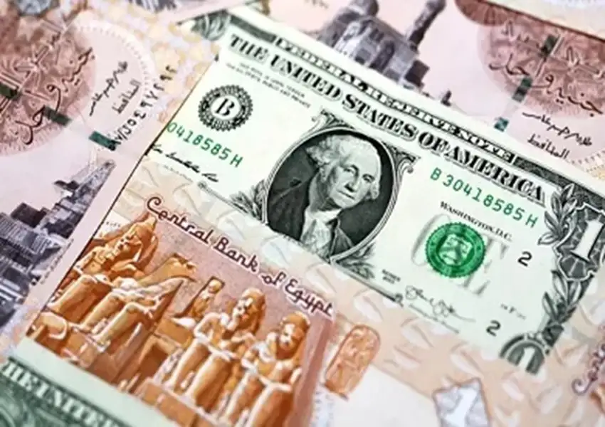 تراجع أسعار الدولار أمام الجنيه بالبنوك ليصل إلى 48.67 جنيه