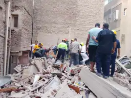 انهيار عقار قديم بالزيتون.. والإنقاذ البري يبحث عن مفقودين