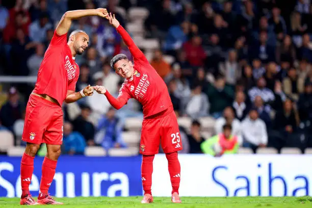 بنفيكا يكتسح بوافيستا في الدوري البرتغالي