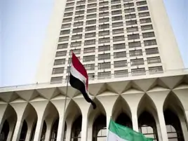 مصر ترحب بدعوة الرئيس الفرنسي لوقف تصدير السلاح إلى إسرائيل