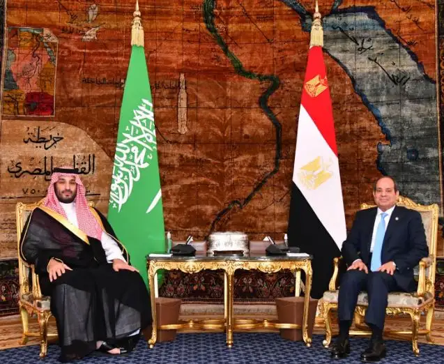 السيسي وبن سلمان يبحثان تعزيز علاقات مصر والسعودية والأوضاع الإقليمية بالمنطقة