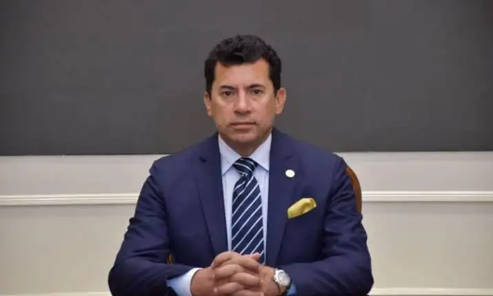 وزير الرياضه يسافر الى الإمارات لمتابعة ازمه قلالي الزمالك قبل مواجهة نهائي السوبر المصري