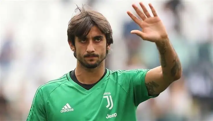 يوفنتوس يشيد بتألق حارسه بعد ما قدمه في دوري الأبطال ويفاجئه بتجديد عقده.