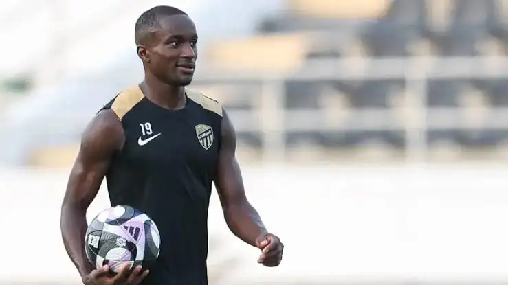 بيريرا يغيب عن مباراة الاتحاد والرياض ويخضع إلى برنامج علاجي