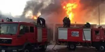 السيطرة على حريق مصنع أخشاب بأكتوبر