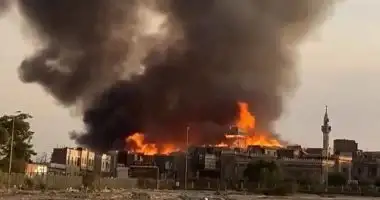 السيطرة على حريق مخلفات داخل مخزن بكرداسة