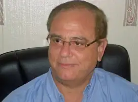 الحياة كما عشتها.. الناقد أمير العمري يروي سيرة حياته ويستعيد ذكرياته من الطب إلى السينما