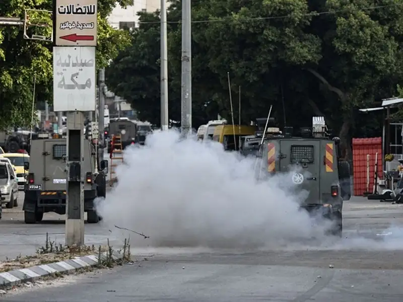 الاحتلال يعتقل ستة فلسطينيين من الضفة بينهم طفل