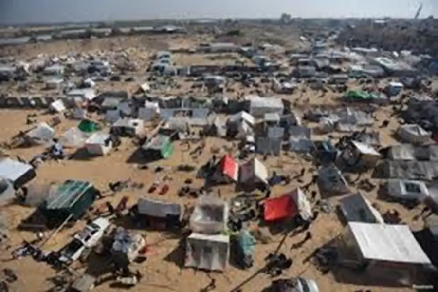 مسيحيو غزة يستقبلون عيد الميلاد في خيام النزوح
