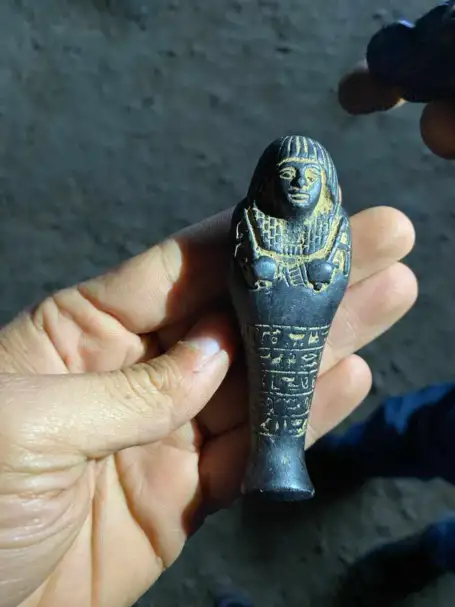 بالصدفة.. ضبط سيارة محملة بـ88 تمثالا يشتبه في أثريتها بالفيوم