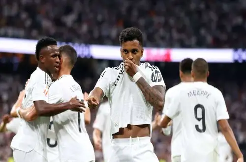 فينيسيوس يقود هجوم ريال مدريد أمام سوسيداد