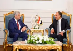 وزير الخارجية يستقبل مدير المركز الدولي لتطوير سياسات الهجرة