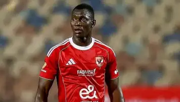 أليو ديانج يفوز بجائزة أفضل لاعبي مباراة الأهلي والإسماعيلي