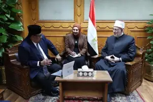 الضويني يستقبل كبير وزراء ولاية ملاكا الماليزية لبحث تعزيز التعاون التعليمي والدعوي