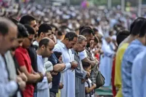 معهد الفلك ينشر مواعيد صلاة عيد الفطر على مستوى سائر المحافظات