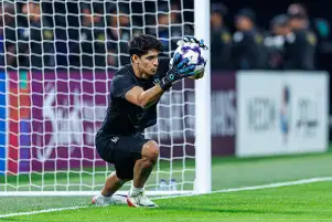 بونو يعود إلى رادار أوروبا.. فنربخشة يجهز عرضًا كبيرًا لضم حارس الهلال